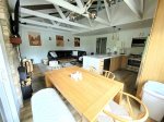 Seasons 4 200- Main Living Space